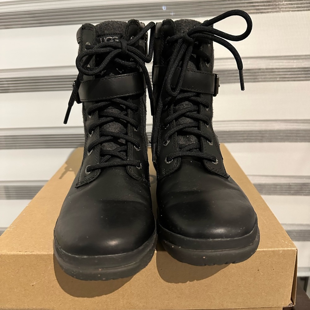 Women’s Black Ugg Kesey Waterproof boot size 7.5